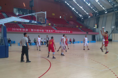 淮安体彩助阵 “恩来杯”中老年篮球友谊赛2.jpg