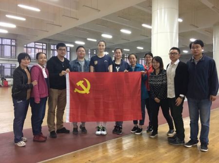 学习女排精神 体彩人走进江苏女排3.jpg