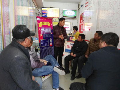 淮安体彩专管员站点驻店交流如火如荼 彩民朋友近距离感受体彩魅力3.jpg