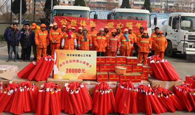 情暖环卫工人.jpg