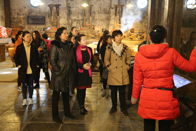 1、庆“三八妇女节” 镇江体育局及其下属单位市体彩中心参观醋文化博物馆照片.jpg