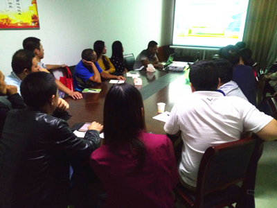 连云港开展竞彩培训班 业主踊跃参加现场热烈.jpg