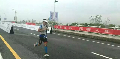 3、镇江句容体彩助力2017中国句容·赤山湖国际公开水域游泳挑战赛暨铁人三项邀请赛！照片.jpg