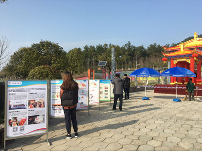 溧阳体彩灯会现场开展新春地推活动-2.jpg