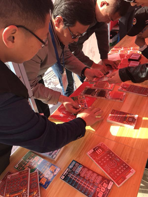 体彩助力马拉松 连云港灌云火热开展地推活动1.jpg