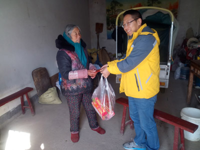 1524119975407768.jpg 快乐工作 用笑容迎面生活--记连云港市灌云县专管员王锋3.jpg