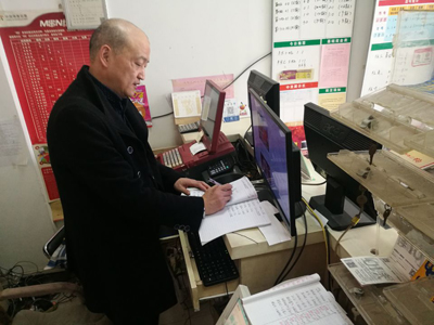 专业成就梦想 记扬州10218网点业主冯顺宝1.jpg