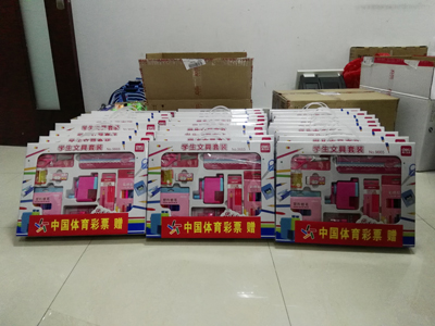 帮扶贫困村 彰显公益心3.jpg