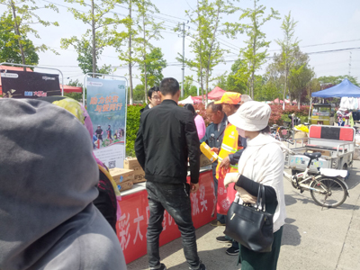 1527238171993630.jpg 连云港赣榆体彩助力地推活动走进集贸市场1.jpg