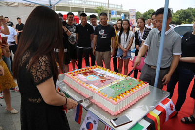 彩民节偶遇世界杯 无锡体彩欢庆过节 (3).jpg