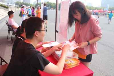 1533631568365619.jpg 一起上场,“中国体育彩票杯”全民健身日燃爆奥体中心5.jpg