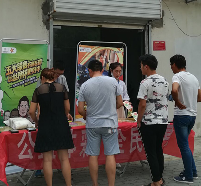 连云港灌云地推助力美食广场 大家齐乐人气爆棚1.jpg