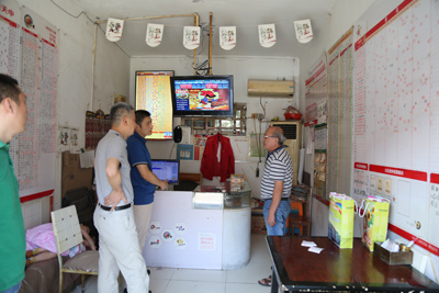 无锡体彩为一线“战友”送清凉 (1).jpg