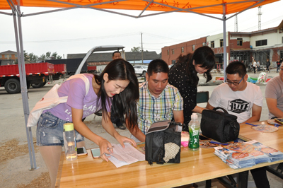 泰州体彩地推走进寺巷社区 5 .jpg