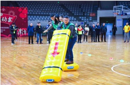 扬州体彩中心参加市体育系统首届趣味运动会1_副本.jpg