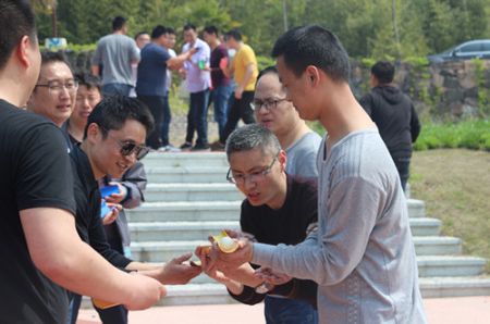 强体魄 创文明 建和谐——淮安体彩开展户外拓展活动 (7)_副本.jpg