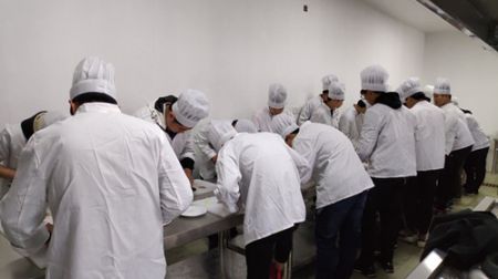 1557969823772663.jpg 烹饪实训课_副本.jpg