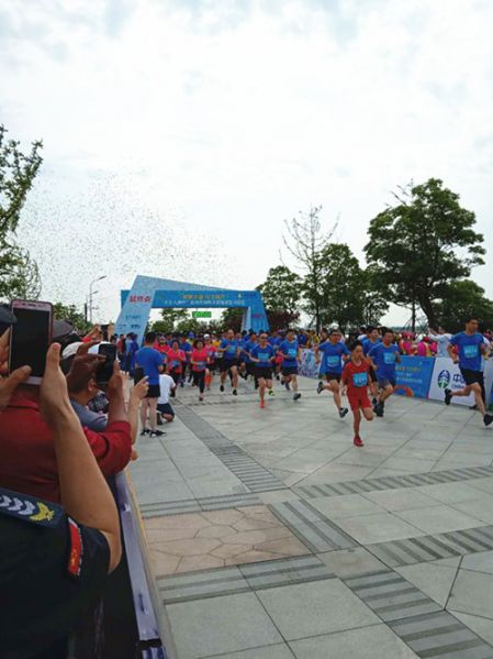 苏州体彩亮相市级机关微型马拉松比赛4_副本.jpg
