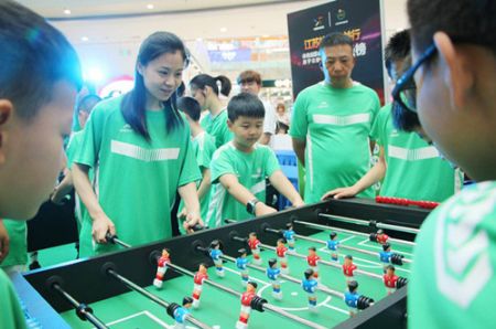 江苏体彩公益行——体育启蒙桌式足球亲子公益邀请赛 (3)_副本.jpg
