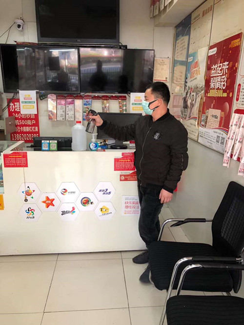 1584322614385374.jpg 体育彩票恢复销售 苏州856家销售网点结束49天“史上最长休市期”1_副本.jpg