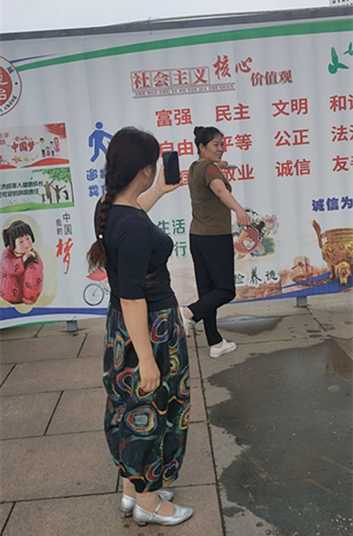 盱眙广场舞团队积极参与 “点亮健康中国”线上活动 (1)_副本.jpg