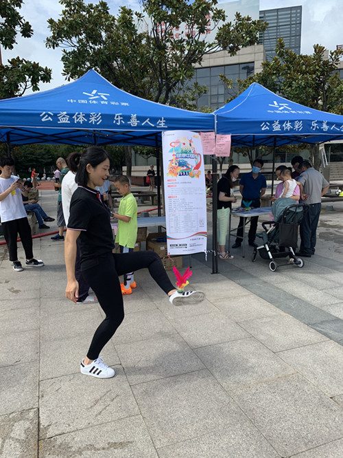 苏州昆山体彩开展“点亮健康中国”体彩公益宣传地推活动（图片1）_副本.jpg