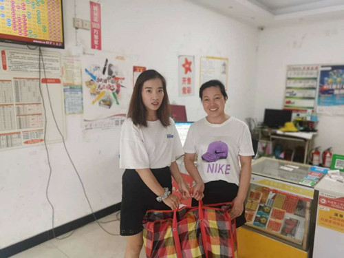 情暖一线 清凉盛夏！江都体彩开展夏季“防疫情 保安全 送清凉”网点走访慰问活动 (4)_副本.jpg