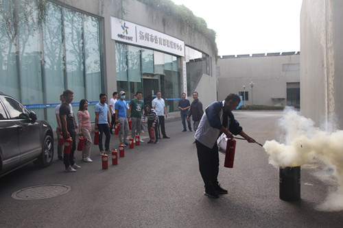 扬州体彩开展消防安全培训及演练 (3)_副本.jpg