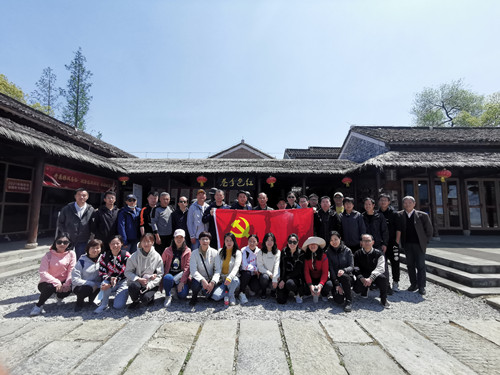 1618554153827352.jpg 参观李巷集体合照9日_副本.jpg