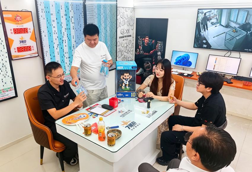 把服务做到购彩者心坎里 扬州体彩店贴心打造球迷温馨据点 (6).jpg