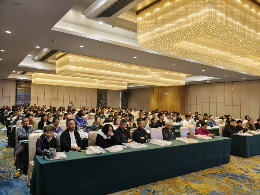 扬州体彩开展销售员专题培训 全面备战大乐透上新与竞彩NBA新赛季 (1).jpg 扬州体彩开展销售员专题培训 全面备战大乐透上新与竞彩NBA新赛季 (1).jpg