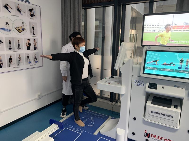 学党史 办实事 扬州体彩为网点销售人员提供特色免费体检 (4).jpg 学党史 办实事 扬州体彩为网点销售人员提供特色免费体检 (4).jpg