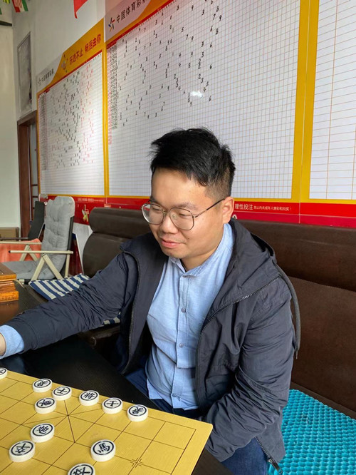 上届“江苏棋王”约战专业女棋手.jpg 上届“江苏棋王”约战专业女棋手.jpg