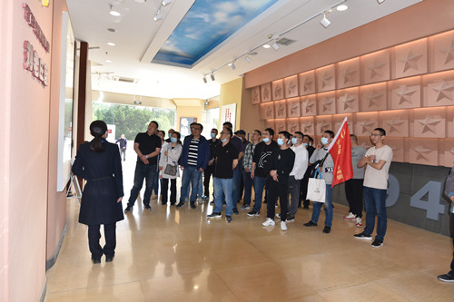 缅怀革命先烈   淮安体彩赴新四军刘老庄连纪念园开展党史学习教育活动 (4)_副本.jpg