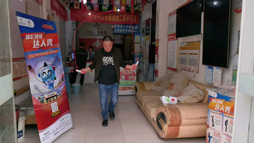 盱眙县“健身达人秀”火爆进行时 (1)_副本.jpg