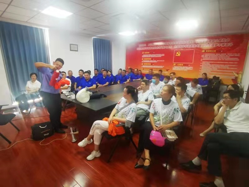 扎扎实实提升体彩从业人员消防安全技能———淮安体彩开展“我为群众办实事”消防培训和演练 (2)_副本.jpg