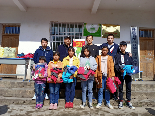 左一:尤国浩_副本.jpg 左一:尤国浩_副本.jpg