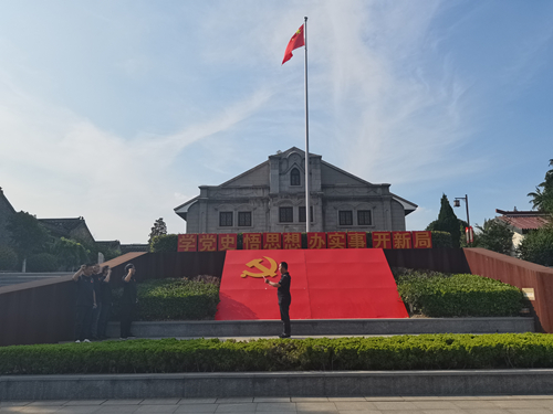 扬州体彩党支部组织党员参观高邮抗日战争最后一役纪念馆 (5)_副本.jpg