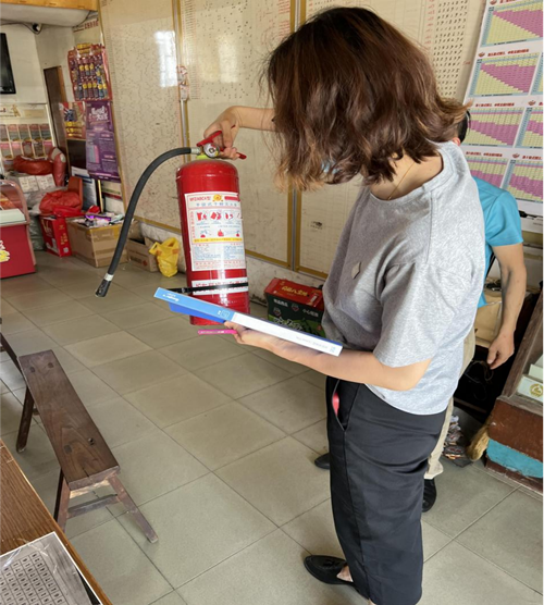 南通市体彩中心党支部开展全市网点安全生产检查2_副本.png 南通市体彩中心党支部开展全市网点安全生产检查2_副本.png