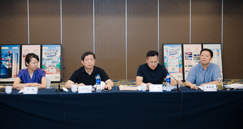 会议现场-2:配新闻稿(一) (2)_副本.jpg 会议现场-2:配新闻稿(一) (2)_副本.jpg