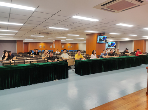 苏州市体育彩票管理中心组织观看省《政风热线•我来帮你问厅长》直播节目 (2)_副本.jpg