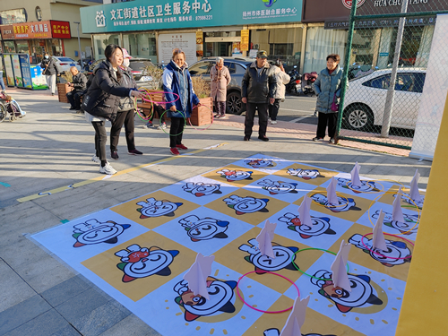 为爱行走 扬州体彩党支部走进花园社区开展 (1)_副本.jpg