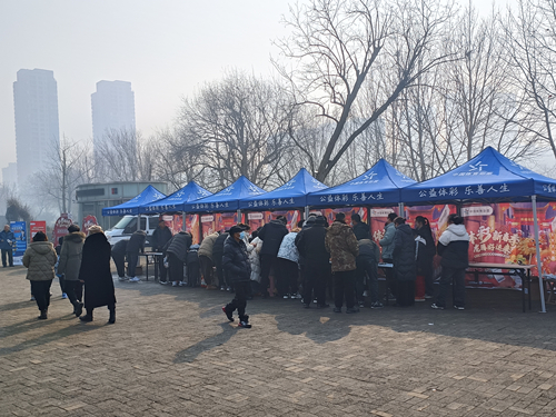 连云港东海体彩开展“体彩新春季 龙腾好运来”地推活动 (1)_副本.jpg