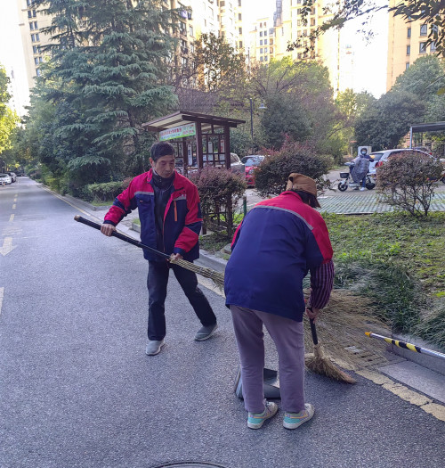 党员服务店点亮社区 扬州体彩业主用行动践行初心 (2)_副本.jpg