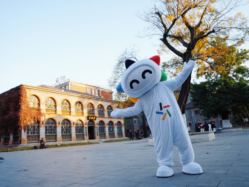 奥运冠军张常宁、王赐月齐聚镇江西津渡 体彩爱行走线下活动就在这个周末_副本.jpg