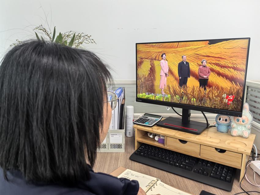 南京市体彩中心组织党员观看《榜样10》汲取奋进力量3.jpg
