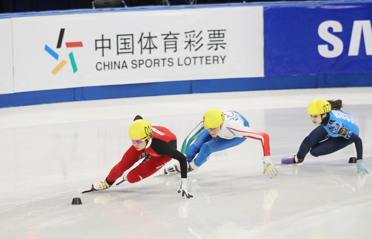 中国体育彩票支持奥运争光计划，图为中国体育彩票支持国际短道速滑世界杯上海站比赛现场