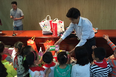 公益体彩 乐透生活 镇江丹徒体彩开展送关爱进校园活动照片2.jpg