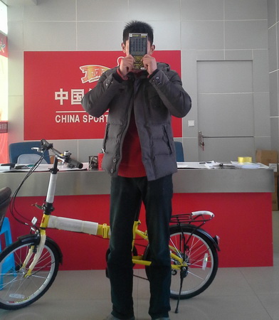 ”黑旋风“送来时尚单车 助力淮安彩民春日踏青2.jpg