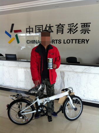 黑旋风见证”骑迹“！ 中奖送车让你一次过足瘾周烈.jpg